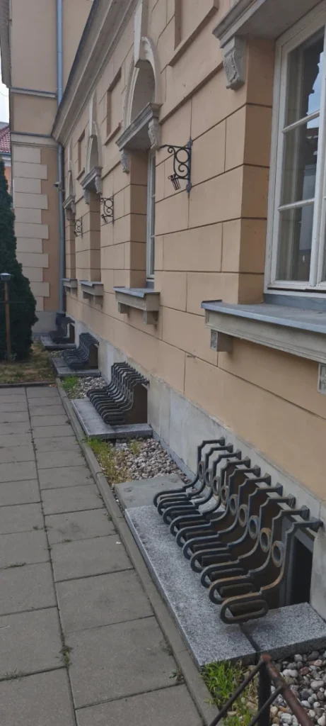 kraty, ogrodzenia balustrady